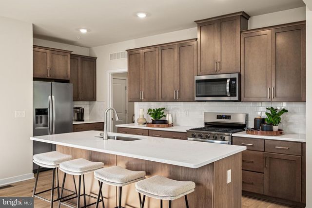 551 ARROWGRASS LN, New Castle, DE 19720