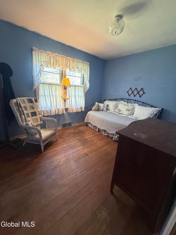 1062 6th Street, Rotterdam, NY 12303
