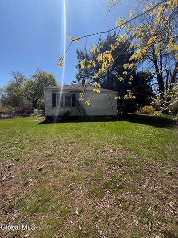 1062 6th Street, Rotterdam, NY 12303