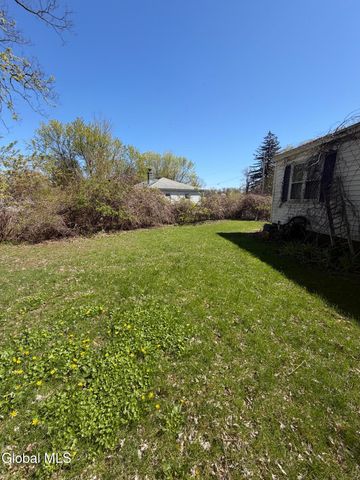 1062 6th Street, Rotterdam, NY 12303