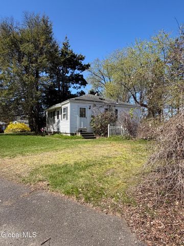 1062 6th Street, Rotterdam, NY 12303
