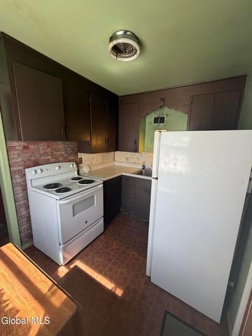 1062 6th Street, Rotterdam, NY 12303