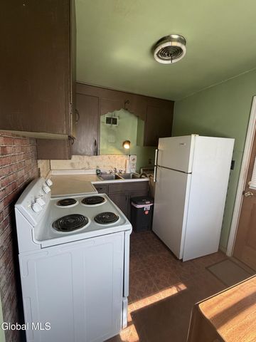 1062 6th Street, Rotterdam, NY 12303