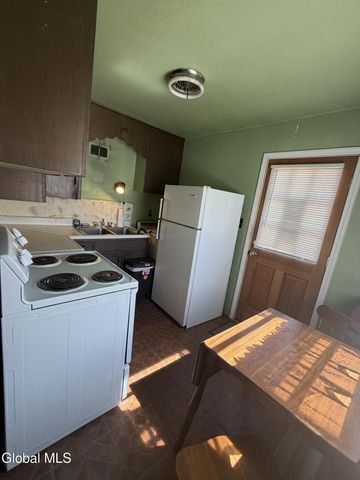1062 6th Street, Rotterdam, NY 12303