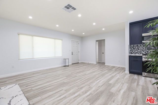 715 S Lake Street, Burbank, CA 91502