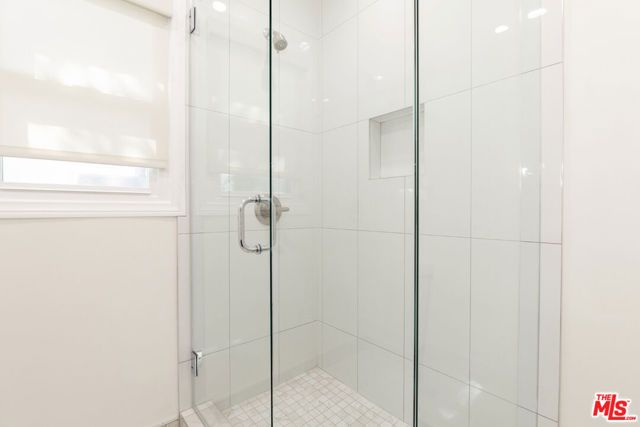 715 S Lake Street, Burbank, CA 91502
