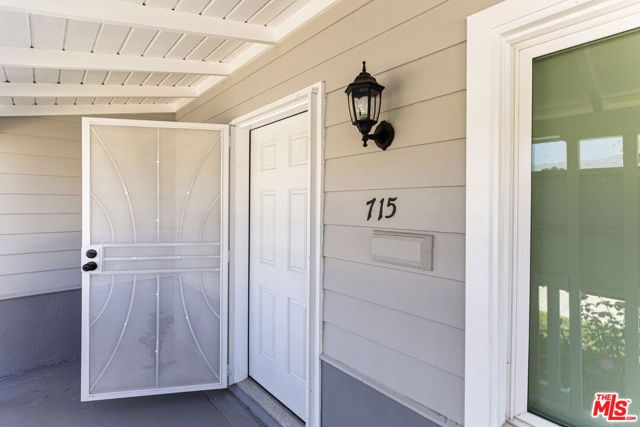 715 S Lake Street, Burbank, CA 91502