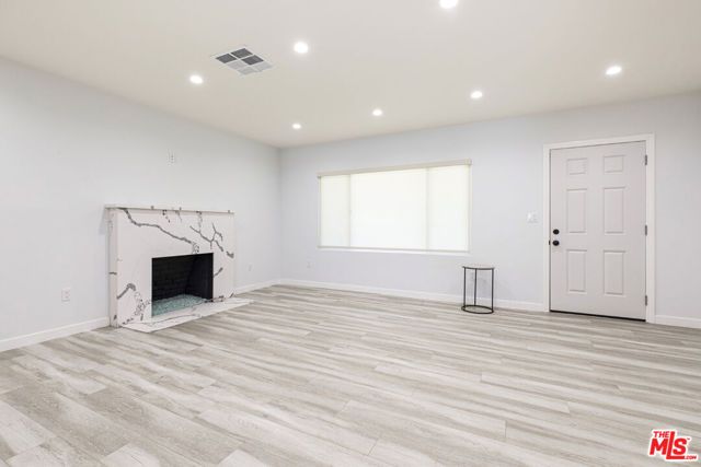 715 S Lake Street, Burbank, CA 91502