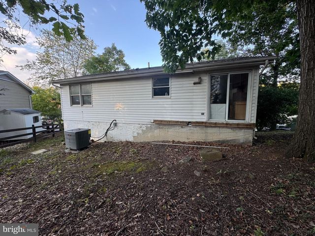 615 ROCKBRIDGE DR SE, Leesburg, VA 20175