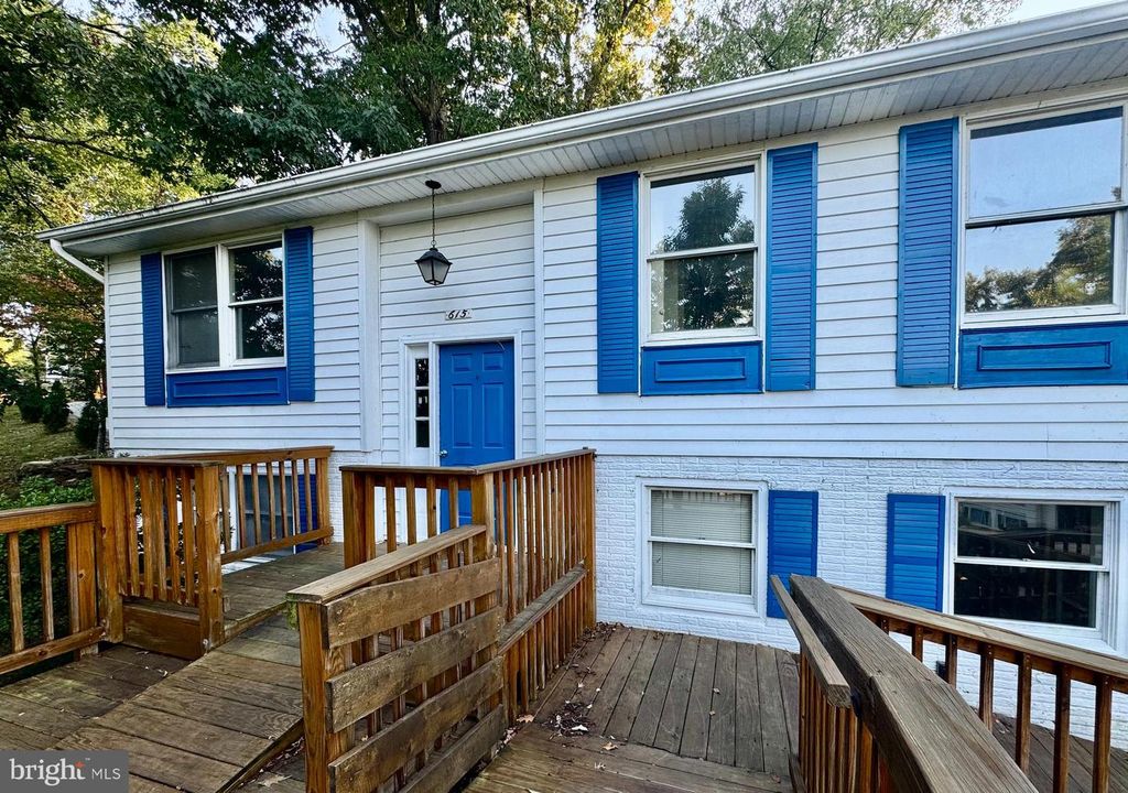 615 ROCKBRIDGE DR SE, Leesburg, VA 20175