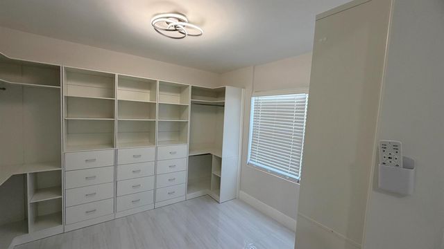 2521 NE 45th Street, Lighthouse Point, FL 33064