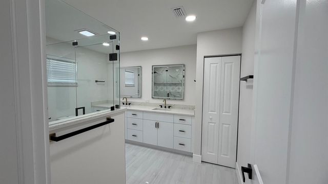 2521 NE 45th Street, Lighthouse Point, FL 33064