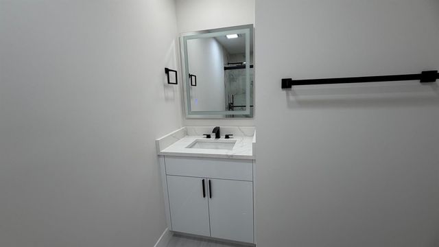 2521 NE 45th Street, Lighthouse Point, FL 33064