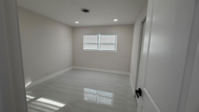 2521 NE 45th Street, Lighthouse Point, FL 33064