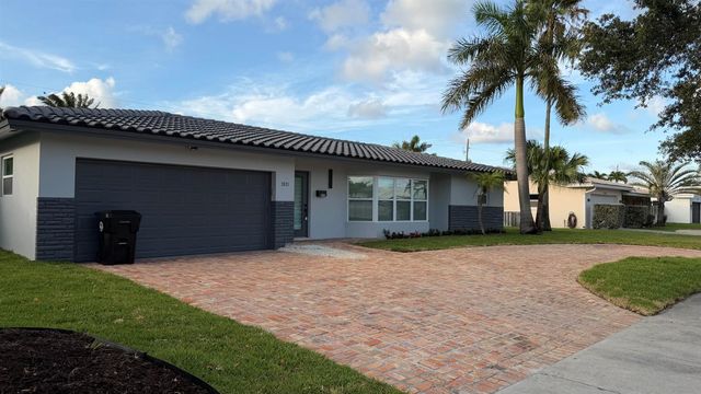 2521 NE 45th Street, Lighthouse Point, FL 33064
