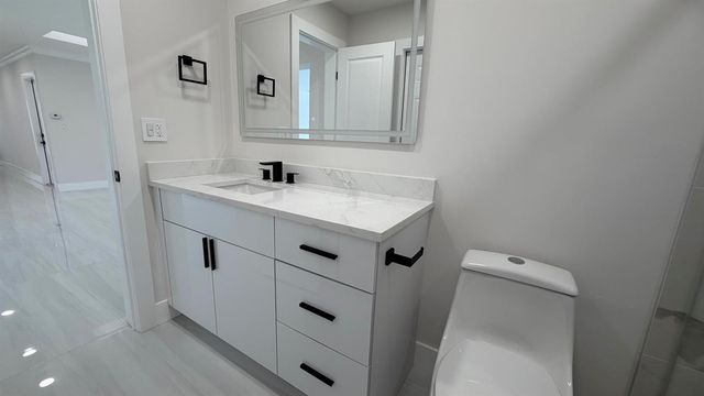 2521 NE 45th Street, Lighthouse Point, FL 33064