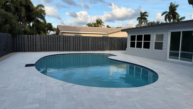 2521 NE 45th Street, Lighthouse Point, FL 33064