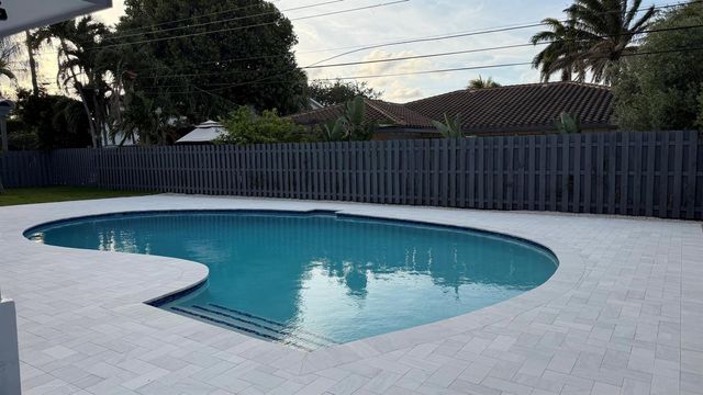 2521 NE 45th Street, Lighthouse Point, FL 33064