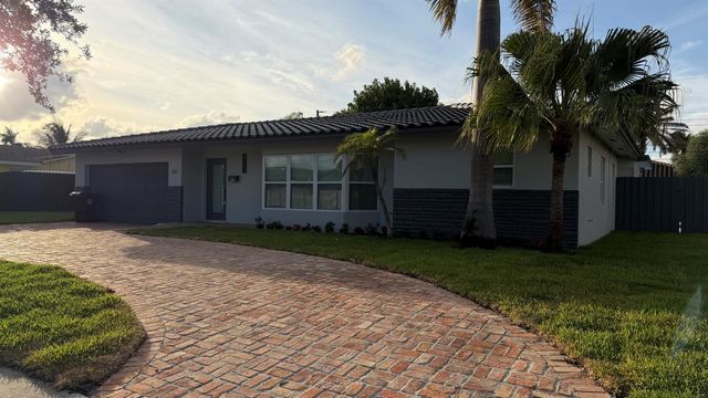 2521 NE 45th Street, Lighthouse Point, FL 33064