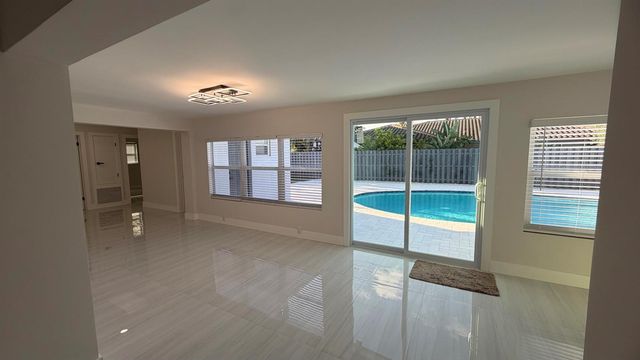 2521 NE 45th Street, Lighthouse Point, FL 33064
