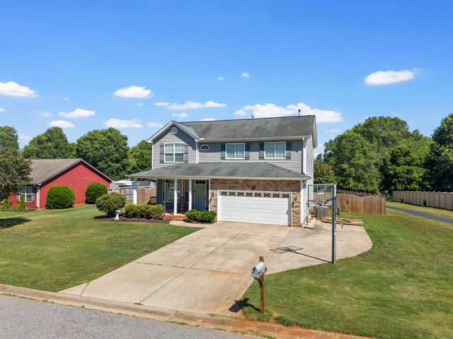 15 Camrose Drive, Greer, SC 29651