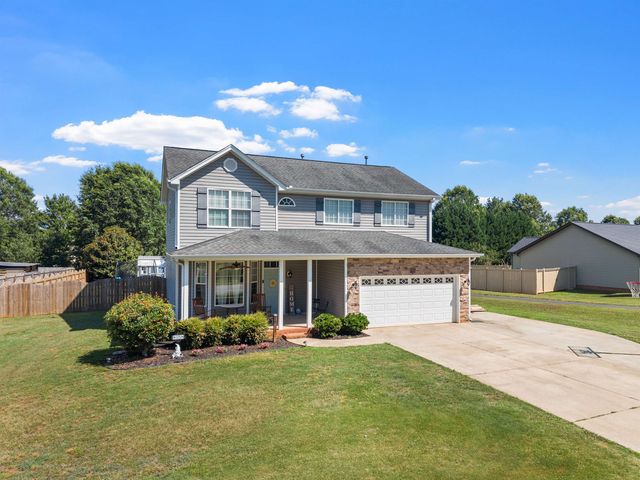 15 Camrose Drive, Greer, SC 29651