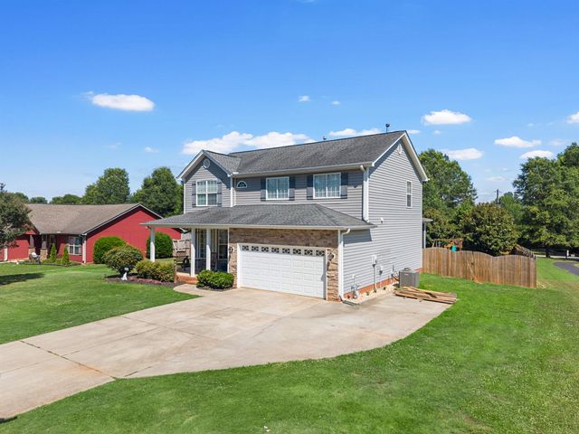 15 Camrose Drive, Greer, SC 29651