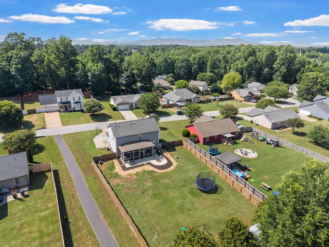 15 Camrose Drive, Greer, SC 29651