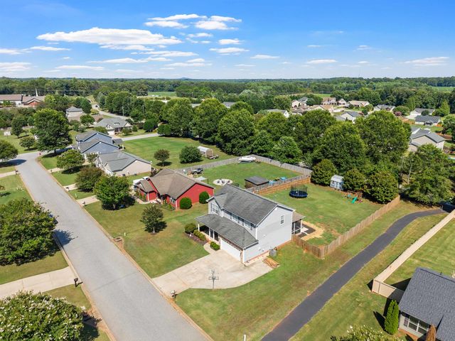 15 Camrose Drive, Greer, SC 29651