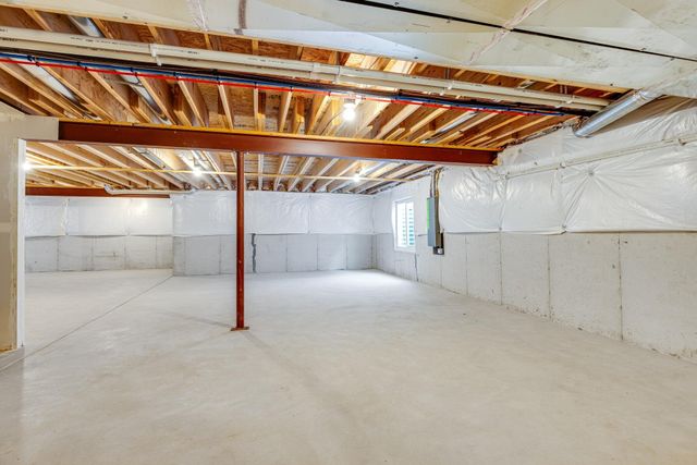 6040 E 112th Place, Winfield, IN 46307