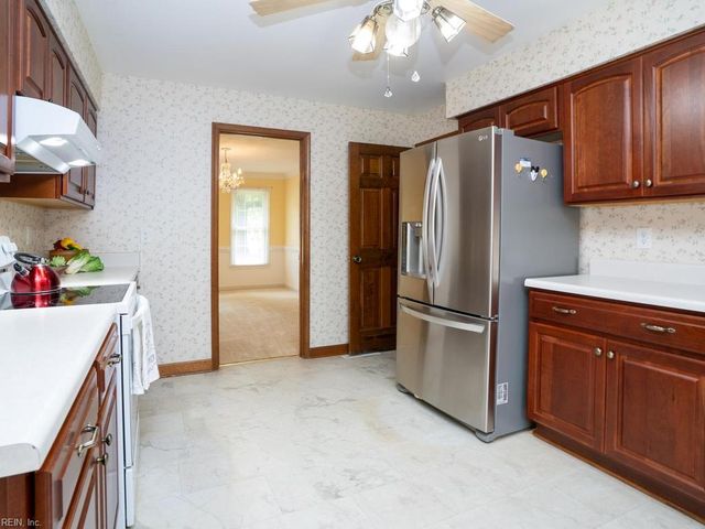 4248 Cheswick LN, Virginia Beach, VA 23455