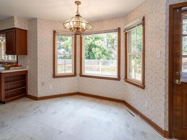 4248 Cheswick LN, Virginia Beach, VA 23455