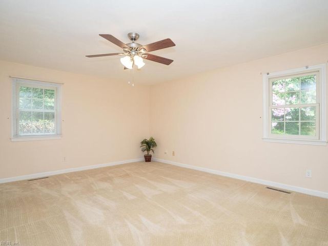 4248 Cheswick LN, Virginia Beach, VA 23455