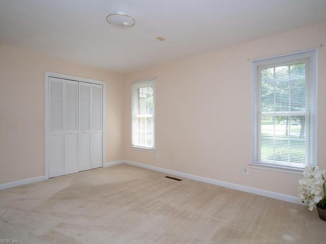 4248 Cheswick LN, Virginia Beach, VA 23455