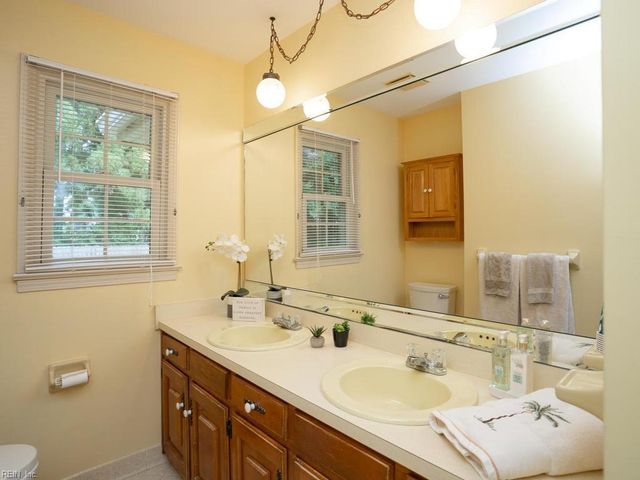 4248 Cheswick LN, Virginia Beach, VA 23455
