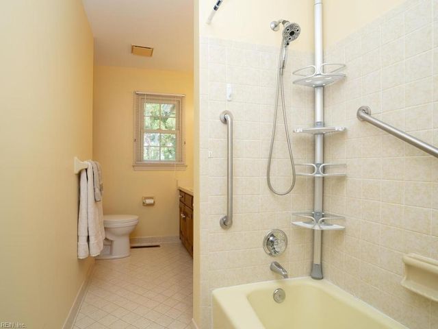 4248 Cheswick LN, Virginia Beach, VA 23455