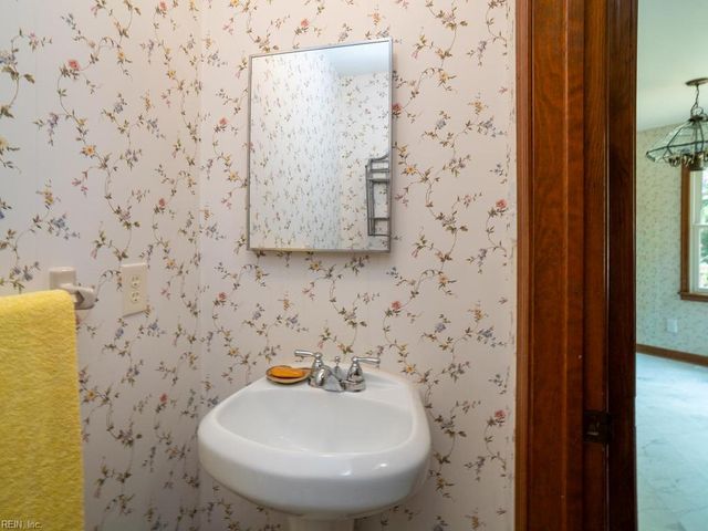 4248 Cheswick LN, Virginia Beach, VA 23455