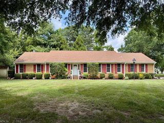 4248 Cheswick LN, Virginia Beach, VA 23455