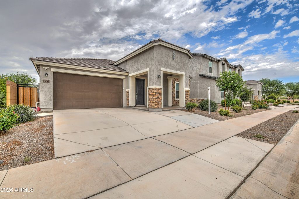 42420 W ROJO Street, Maricopa, AZ 85138 — photo 2