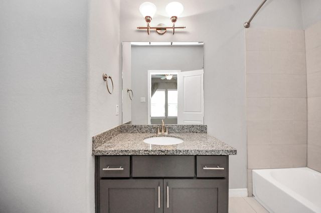 2219 Bellefontaine Street, Houston, TX 77030