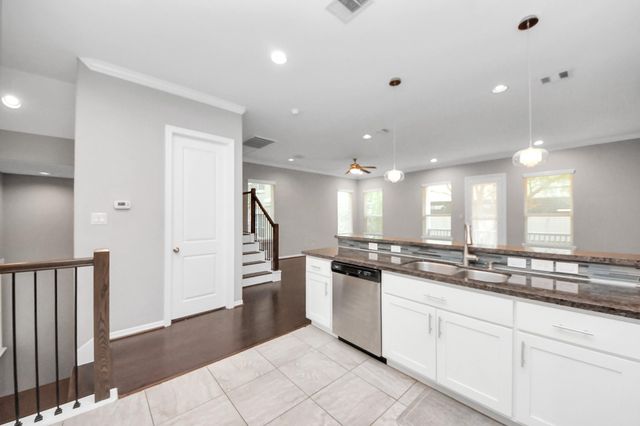 2219 Bellefontaine Street, Houston, TX 77030