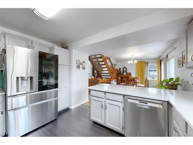 8462 S Upham Way, Littleton, CO 80128