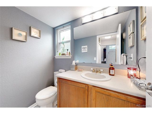 8462 S Upham Way, Littleton, CO 80128