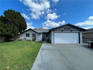 443 W Houston, Fullerton, CA 92832