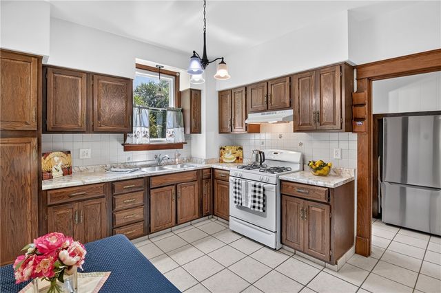 244 Hickory St, Kennedy Twp, PA 15136