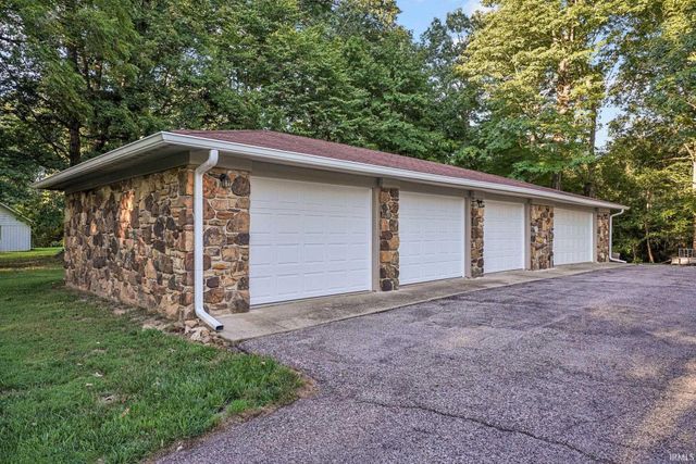 1700 N Allen Court, Ellettsville, IN 47429