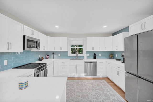 1700 N Allen Court, Ellettsville, IN 47429