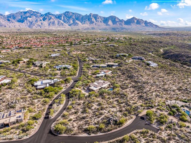 530 E Thunderstorm Place, Oro Valley, AZ 85755