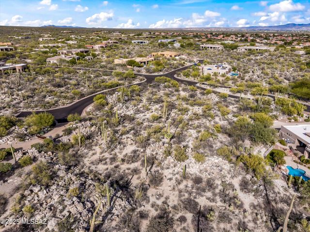 530 E Thunderstorm Place, Oro Valley, AZ 85755