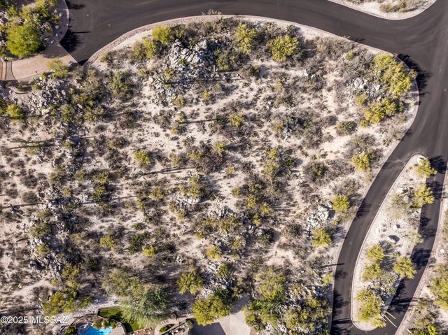530 E Thunderstorm Place, Oro Valley, AZ 85755